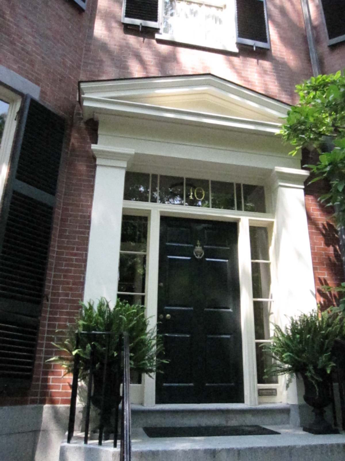 Louisburg Square, Beacon Hill